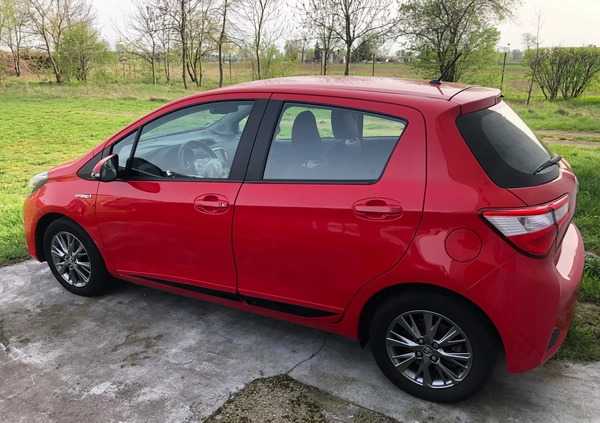 Toyota Yaris cena 33900 przebieg: 53000, rok produkcji 2019 z Słupca małe 277